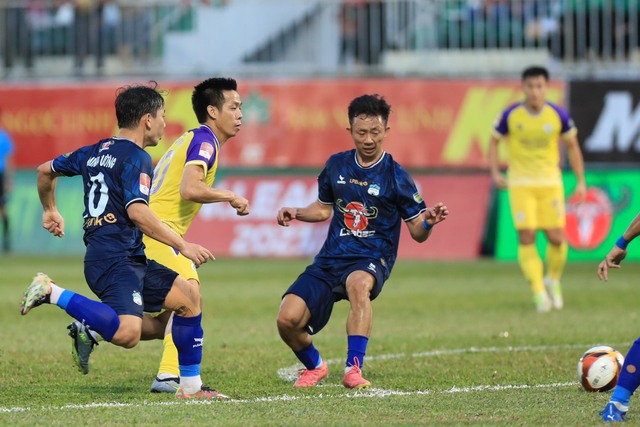 "HLV Troussier đang lãng phí nhân tài của ĐTVN và sẽ gặp khó ở Asian Cup 2023"- Ảnh 1.