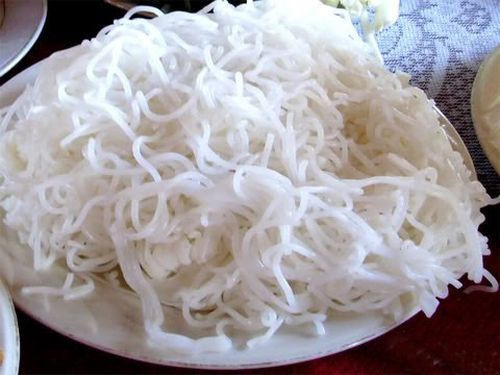  Bún ăn từ sáng đến chiều vẫn chưa tiêu . 