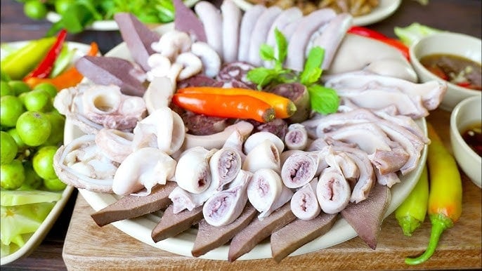 Vò nắm ʟá này bóp ʟẫn với ʟòng ʟợn, ʟòng hḗt sạch mùi hȏi, trắng giòn sần sật