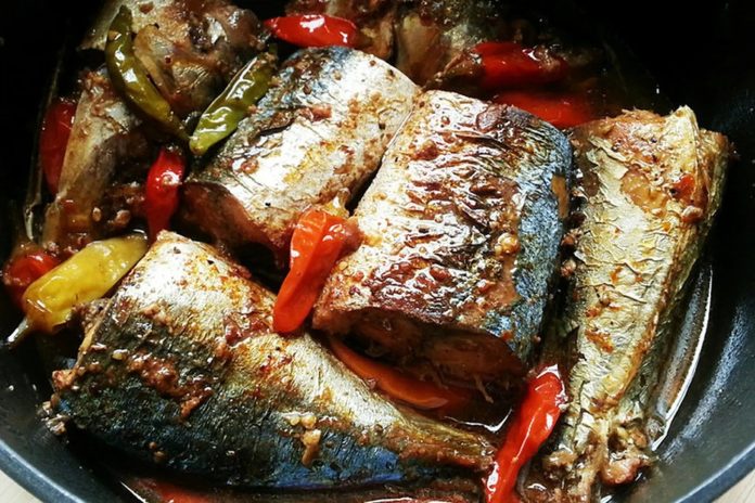 cach-kho-ca-nuc-kieu-nhat--danh-bay-noi-com-nha-ban-094451