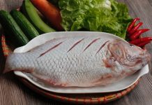 Ngâm cá vào nước vo gạo: Mẹo đơn giản giúp cá ngon – tăng dinh dưỡng gấp đôi