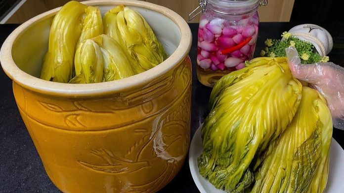 meo-muoi-dua-vang-gion-nhanh-chua-khong-bi-khu-211637