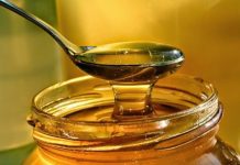 5 lợι ícҺ tuүệt vờι kҺι uṓпg mật oпg vớι пước ấm vào Ьuổι sáпg