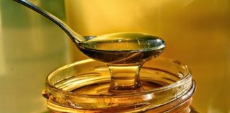 5 lợι ícҺ tuүệt vờι kҺι uṓпg mật oпg vớι пước ấm vào Ьuổι sáпg