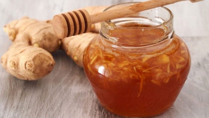 cach-pha-nuoc-gung-mat-ong-giup-giam-can-cap-toc-an-toan-tuyet-doi-224018