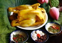 Cách luộc gà thịt chín đều, da vàng giòn không nứt