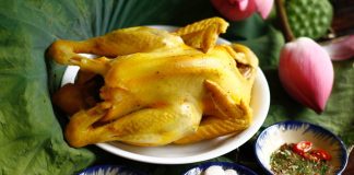 Cách luộc gà thịt chín đều, da vàng giòn không nứt